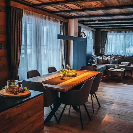 Alpe Goldener Hirsch שארניץ